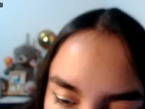 Snapshot of _PrettyLau10 chatting on 07-08-26, 06:01 PrettyLau10 online show from 07-08-26, 06:01