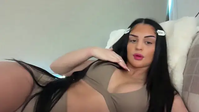 TheOnlyLeila online show from 06-24-26, 12:20