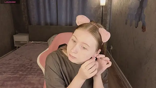 Snapshot of LiliTiny chatting on 07-04-26, 01:01 LiliTiny online show from 07-04-26, 01:01