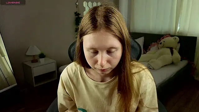 Snapshot of LiliTiny chatting on 07-08-26, 01:10 LiliTiny online show from 07-08-26, 01:10