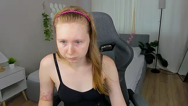 Snapshot of LiliTiny chatting on 08-01-26, 01:16 LiliTiny online show from 08-01-26, 01:16
