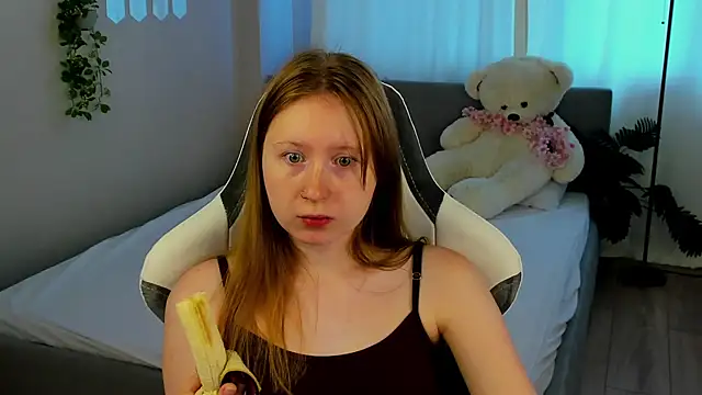 Snapshot of LiliTiny chatting on 08-04-26, 03:32 LiliTiny online show from 08-04-26, 03:32