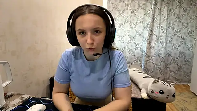 Snapshot of DivingSlab chatting on 06-19-26, 10:41 DivingSlab online show from 06-19-26, 10:41