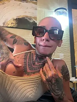 Snapshot of inked_up_jade chatting on 06-19-26, 04:22 inked up jade online show from 06-19-26, 04:22