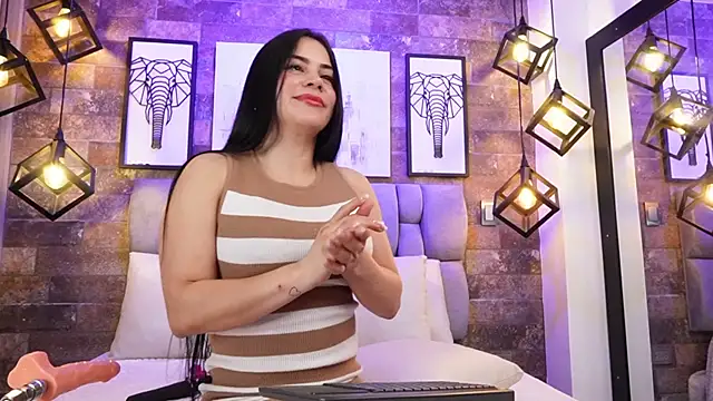 Snapshot of Miss_Isabeella chatting on 07-11-26, 12:08 Miss Isabeella online show from 07-11-26, 12:08