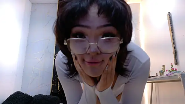 Snapshot of Nix_Siren chatting on 07-31-26, 12:48 Nix Siren online show from 07-31-26, 12:48