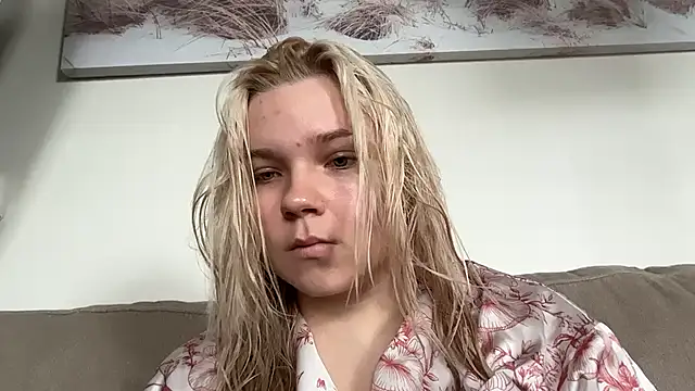 Snapshot of Laveliari chatting on 06-20-26, 06:54 Laveliari online show from 06-20-26, 06:54