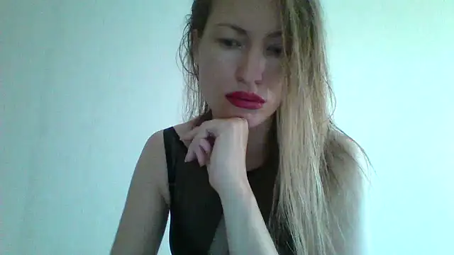 Snapshot of Nimetta chatting on 07-10-26, 03:33 Nimetta online show from 07-10-26, 03:33