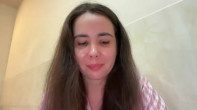 Snapshot of Rionetta chatting on 06-27-26, 03:39 Rionetta online show from 06-27-26, 03:39