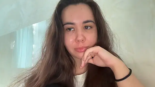 Snapshot of Rionetta chatting on 07-09-26, 12:48 Rionetta online show from 07-09-26, 12:48