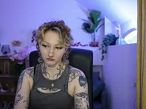 tattooedblondee18 online show from 06-22-26, 01:08