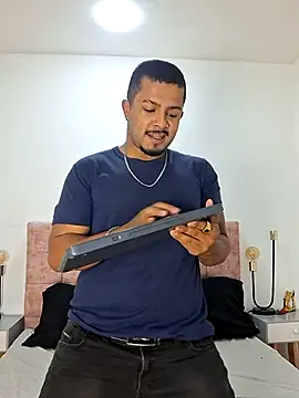 Snapshot of BrunoSilva_ chatting on 06-27-26, 12:10 BrunoSilva online show from 06-27-26, 12:10
