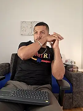 Snapshot of BrunoSilva_ chatting on 07-31-26, 11:31 BrunoSilva online show from 07-31-26, 11:31