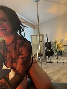 Snapshot of Kasscaide chatting on 07-05-26, 01:45 Kasscaide online show from 07-05-26, 01:45