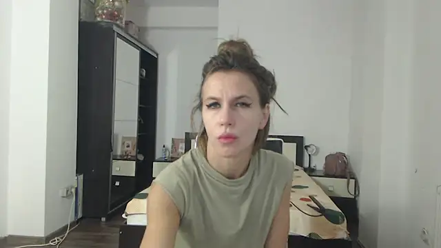 Snapshot of DedeSibel chatting on 01-24-25, 11:37 DedeSibel online show from 01-24-25, 11:37