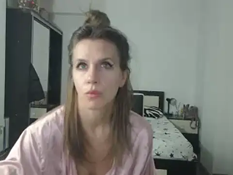 Snapshot of DedeSibel chatting on 01-31-25, 09:26 DedeSibel online show from 01-31-25, 09:26