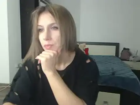 Snapshot of DedeSibel chatting on 02-22-25, 05:35 DedeSibel online show from 02-22-25, 05:35