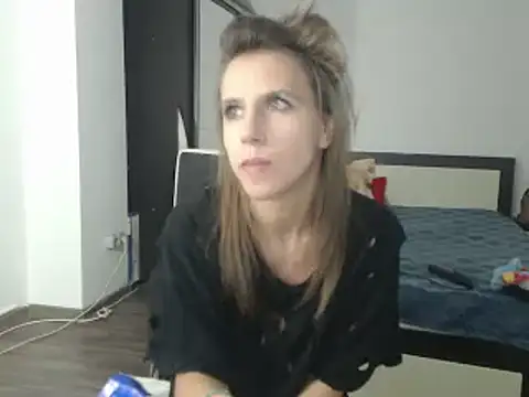 Snapshot of DedeSibel chatting on 02-22-25, 08:42 DedeSibel online show from 02-22-25, 08:42