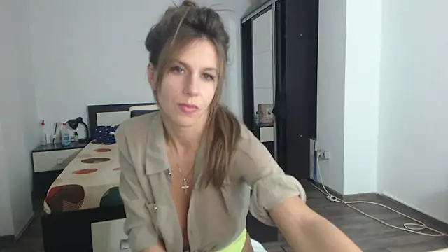 Snapshot of DedeSibel chatting on 03-07-25, 07:05 DedeSibel online show from 03-07-25, 07:05