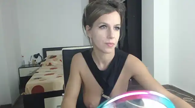 Snapshot of DedeSibel chatting on 03-14-25, 06:07 DedeSibel online show from 03-14-25, 06:07