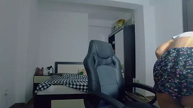 Snapshot of DedeSibel chatting on 10-05-25, 01:48 DedeSibel online show from 10-05-25, 01:48