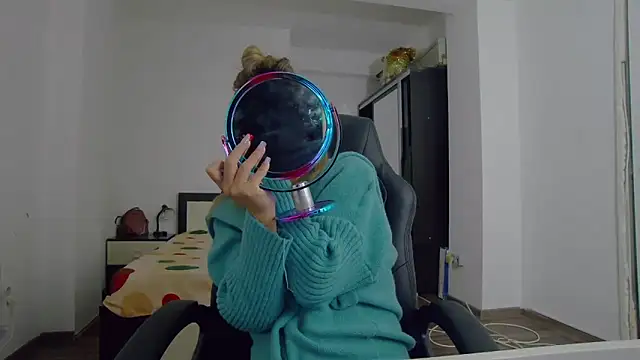 Snapshot of DedeSibel chatting on 10-09-25, 07:06 DedeSibel online show from 10-09-25, 07:06