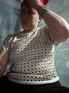 Snapshot of mayhenry chatting on 06-24-26, 01:10 mayhenry online show from 06-24-26, 01:10