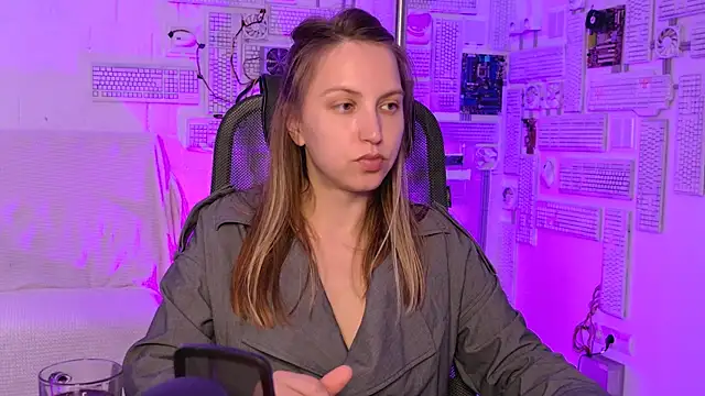 ErinWise online show from 07-17-26, 08:21