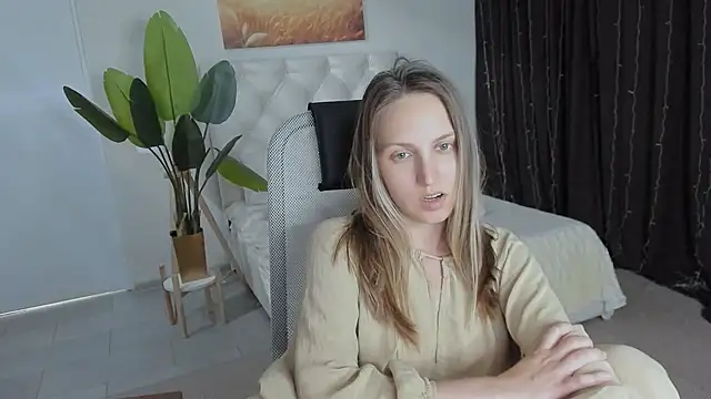 ErinWise online show from 07-28-26, 02:24