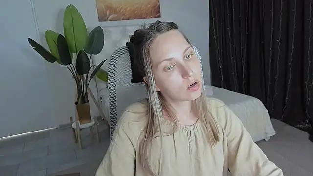 ErinWise online show from 07-28-26, 03:21