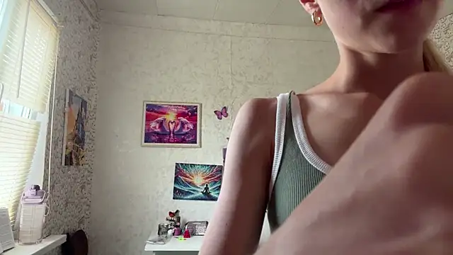 Snapshot of AliceGilbert_ chatting on 06-30-26, 11:28 AliceGilbert online show from 06-30-26, 11:28