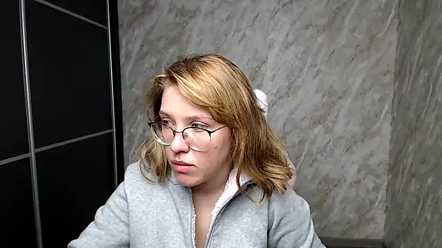 Reginasmilee online show from 03-14-25, 03:15