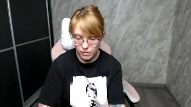 Reginasmilee online show from 03-15-25, 02:01