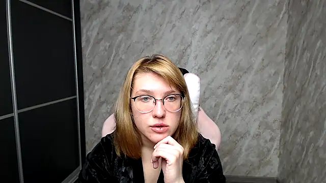 Reginasmilee online show from 03-16-25, 09:05