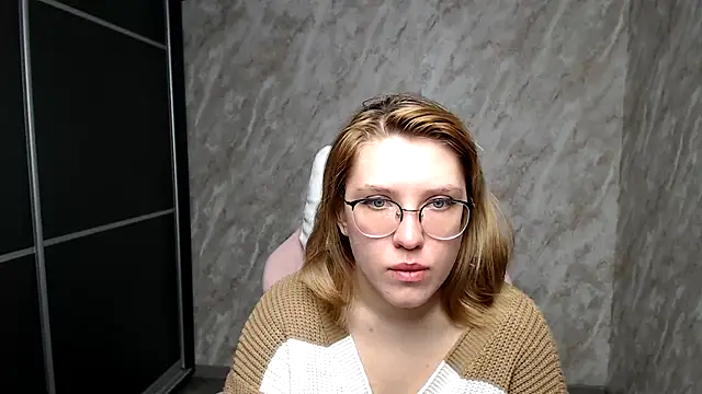 Reginasmilee online show from 03-18-25, 03:42