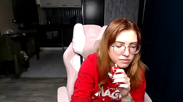 Reginasmilee online show from 10-29-25, 01:30