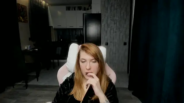 Reginasmilee online show from 11-27-25, 03:03