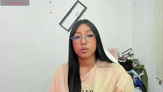 Snapshot of Bella_hart chatting on 07-19-26, 07:34 Bella hart online show from 07-19-26, 07:34