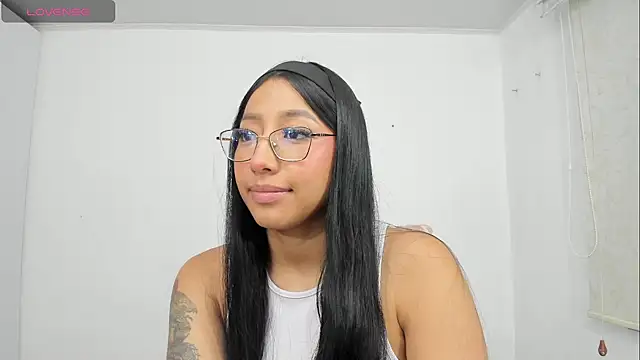Snapshot of Bella_hart chatting on 07-20-26, 06:06 Bella hart online show from 07-20-26, 06:06