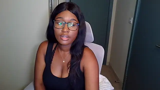 Snapshot of itsanna_b chatting on 07-02-26, 02:33 itsanna b online show from 07-02-26, 02:33