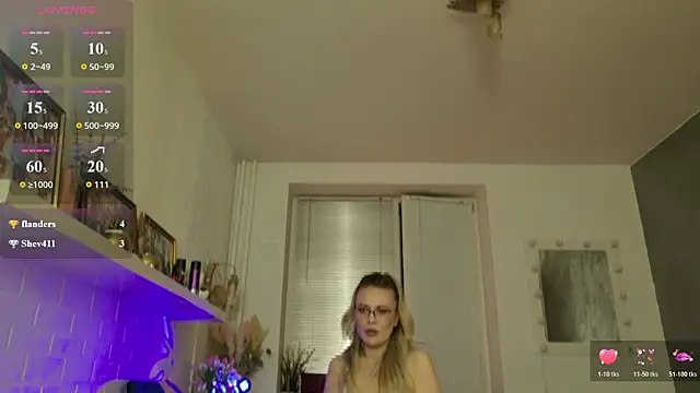 Snapshot of BeautyeyesLovely chatting on 07-19-26, 10:57 BeautyeyesLovely online show from 07-19-26, 10:57