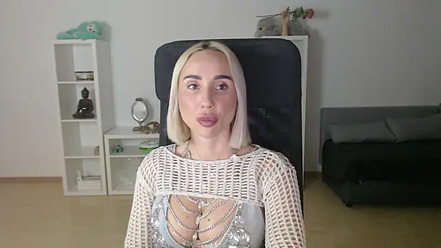 Snapshot of Blondie_VIP chatting on 07-02-26, 08:20 Blondie VIP online show from 07-02-26, 08:20