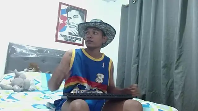 Snapshot of bronx_11in chatting on 06-27-26, 01:54 bronx 11in online show from 06-27-26, 01:54