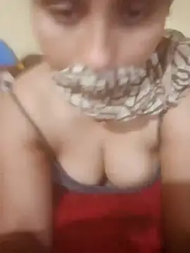 Gayatrthakur00000 online show from 06-30-26, 03:02