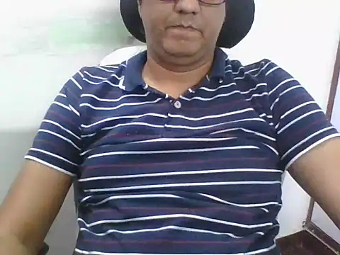 Snapshot of adiasianco chatting on 07-08-26, 01:26 adiasianco online show from 07-08-26, 01:26