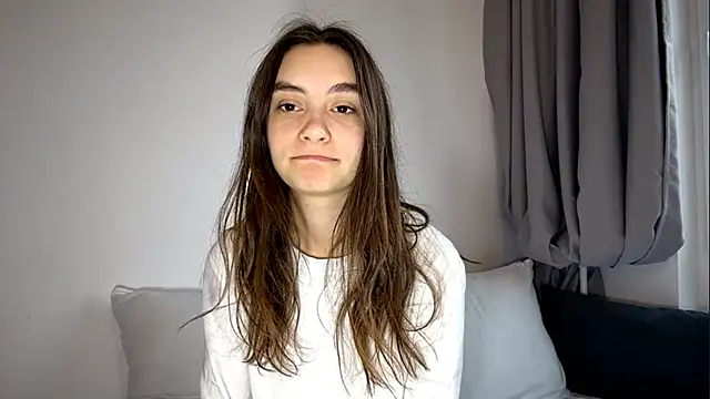 Snapshot of BibiCiarlo chatting on 07-06-26, 03:03 BibiCiarlo online show from 07-06-26, 03:03