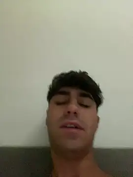 Snapshot of alessio2026xx chatting on 07-11-26, 02:53 alessio2026xx online show from 07-11-26, 02:53
