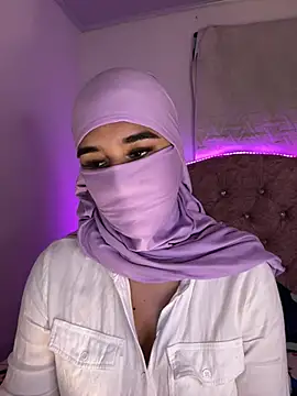 Snapshot of Aisha-Zayed chatting on 07-12-26, 12:56 Aisha-Zayed online show from 07-12-26, 12:56