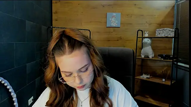Snapshot of KellyyPalmer chatting on 07-15-26, 12:10 KellyyPalmer online show from 07-15-26, 12:10
