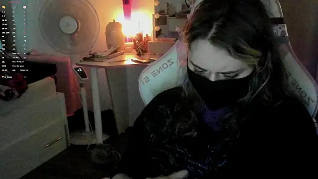 Snapshot of stupidcassie chatting on 07-06-26, 11:29 stupidcassie online show from 07-06-26, 11:29